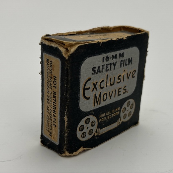 Vintage 35 Brownie, Argus C3 50mm camera, Charlie Chaplain film & 2 vintage Mags - Picture 2 of 16